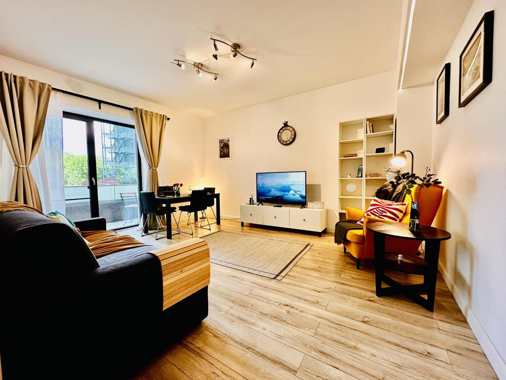 Communal lounge/ TV room