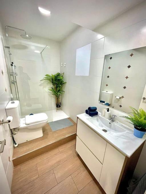 Elegant Rooftop by F2 Rental Home