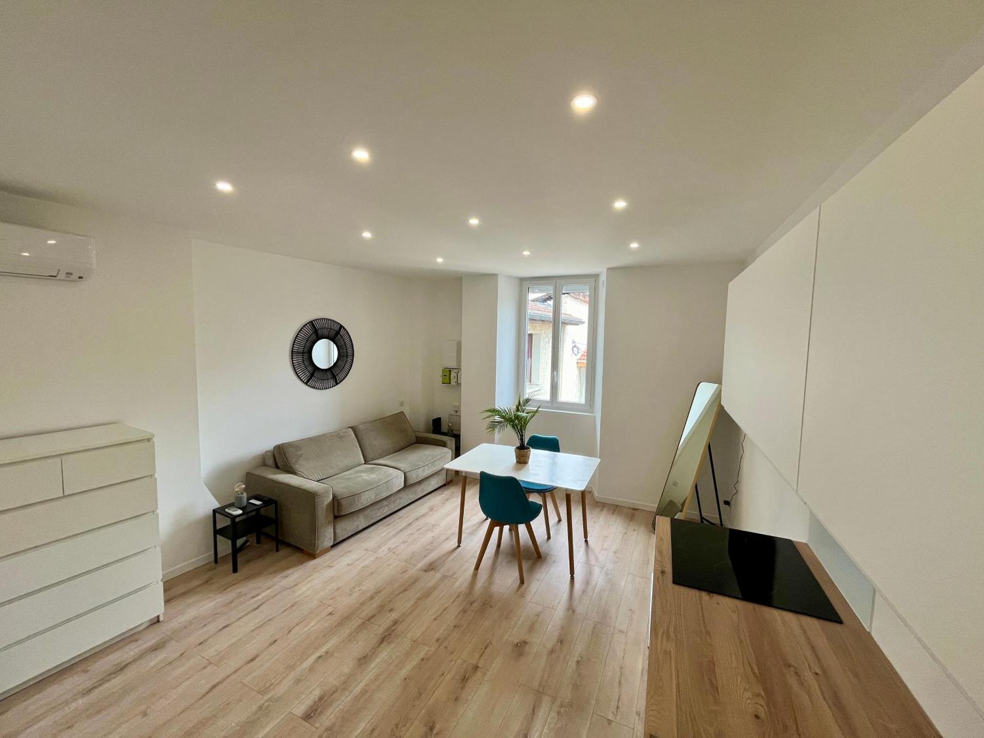 Masha *CLIM* proche hospital