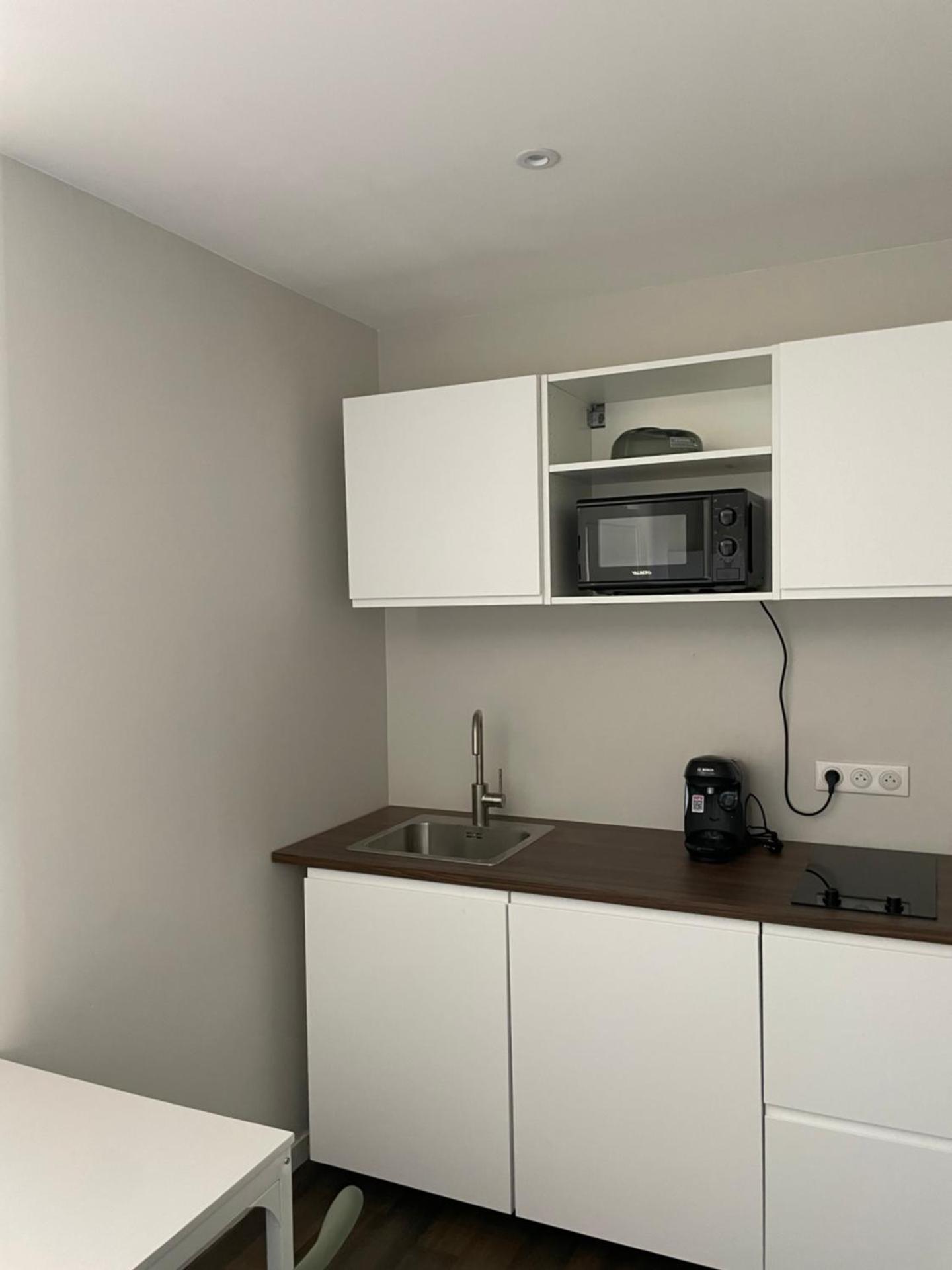 Kitchen or kitchenette