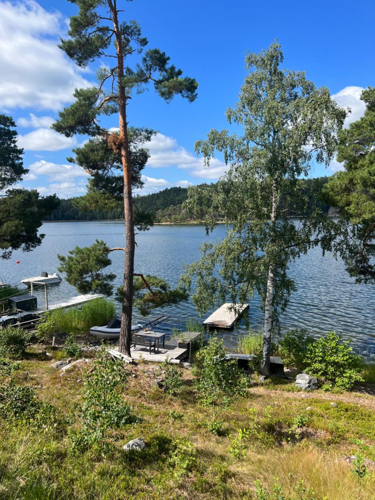 Charmig liten stuga i Södertälje/ Kungsdalen