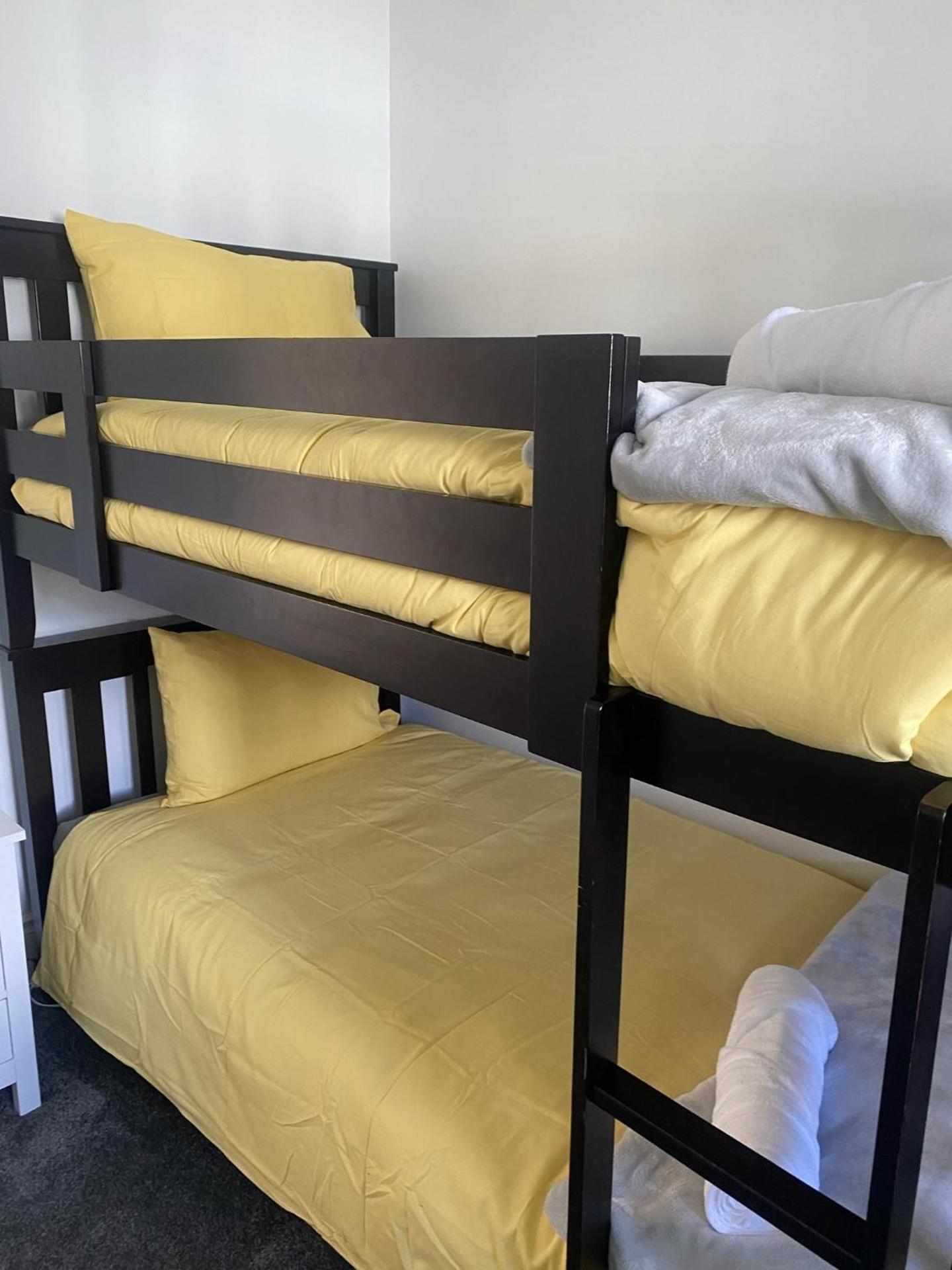 Chalet Saint-Sauveur with heated pool during Summer and Ski in Ski out!