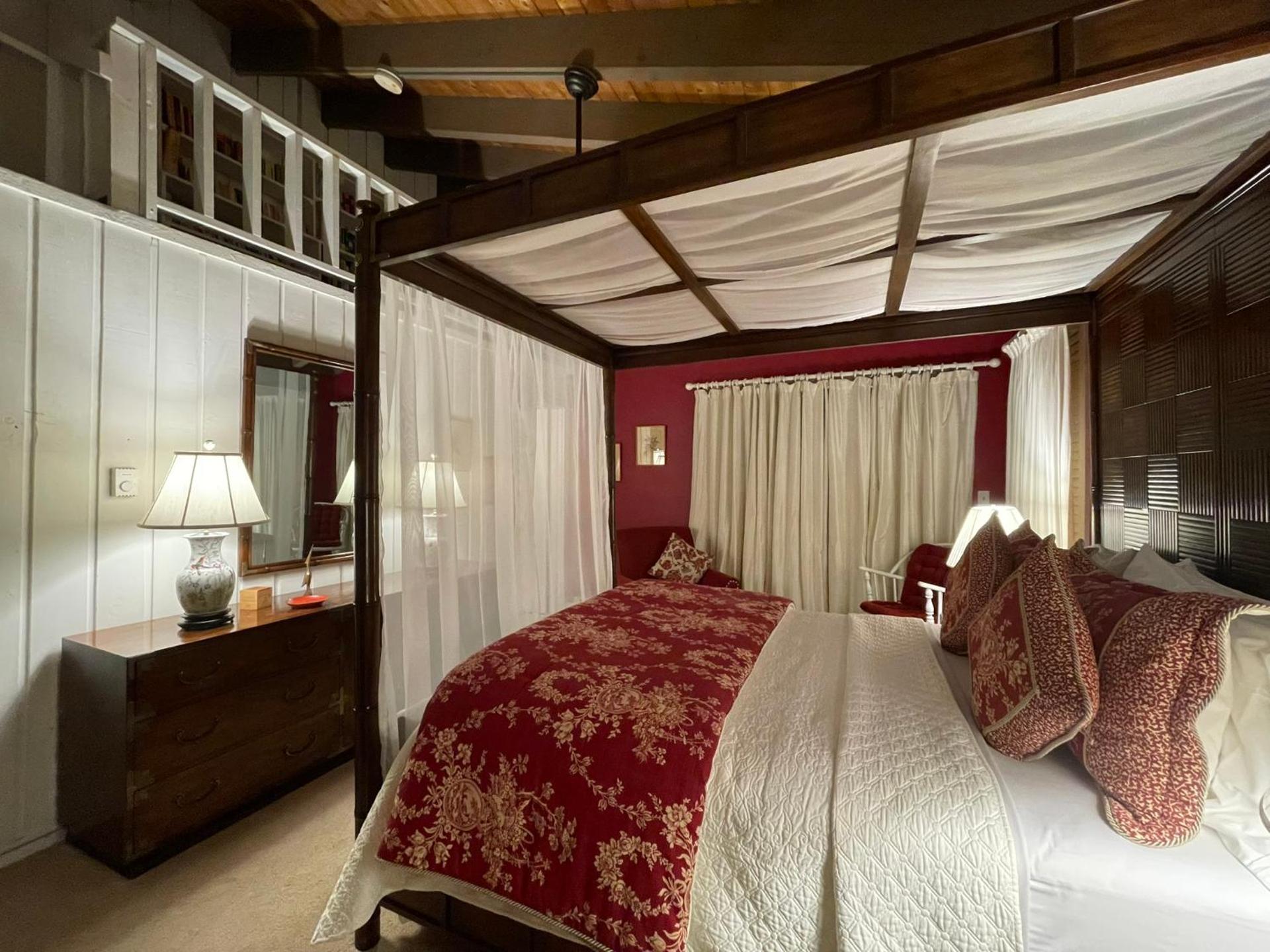 Queen Room with Garden View