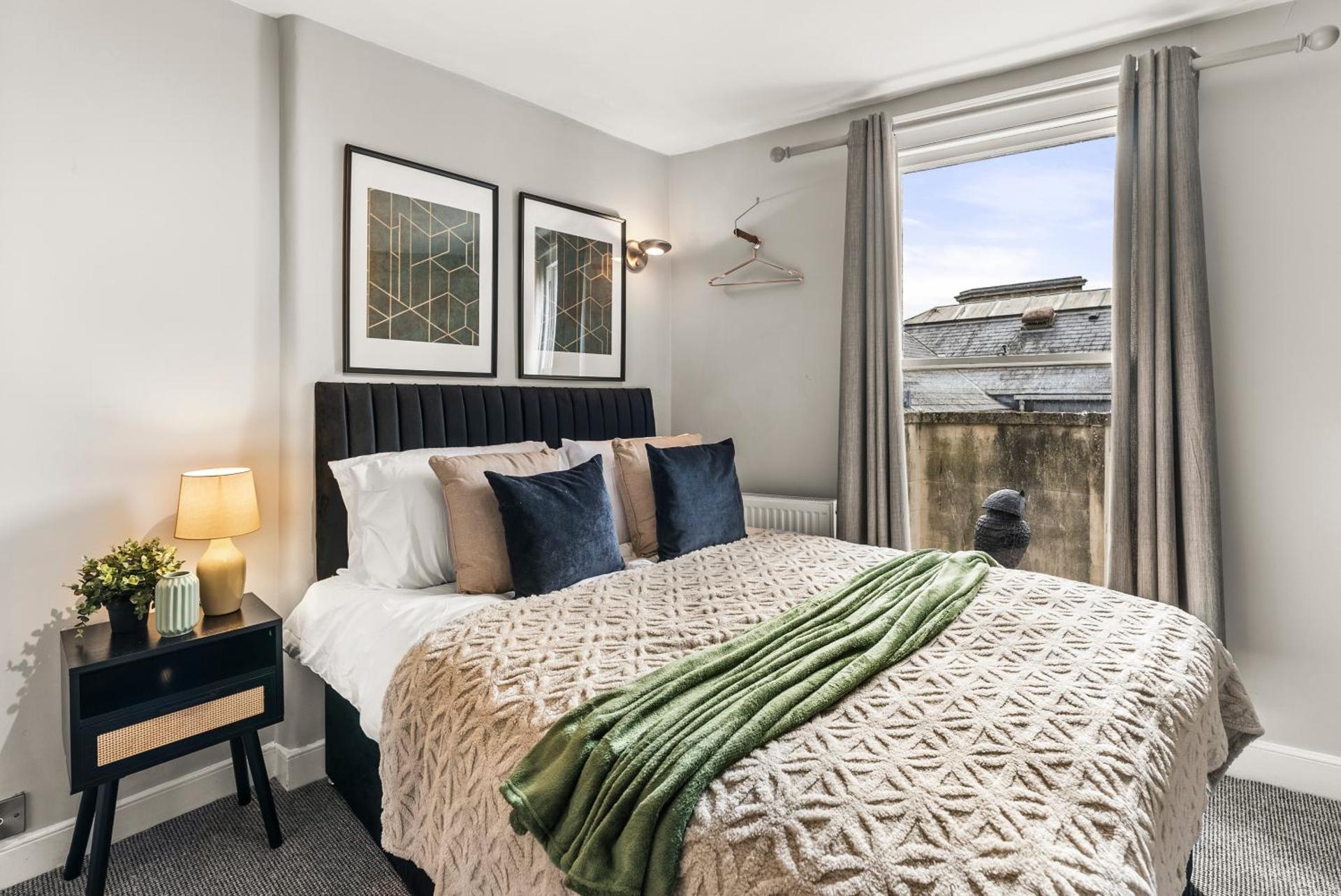 The Roman Bath Apartment - Sleeps 7