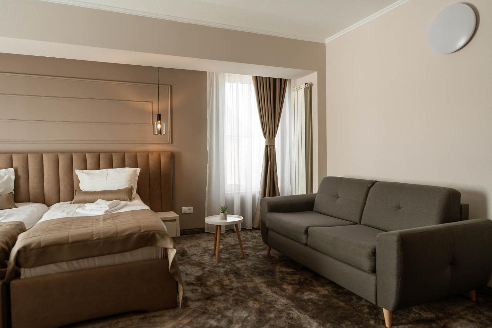 Doppel- oder Zweibettzimmer