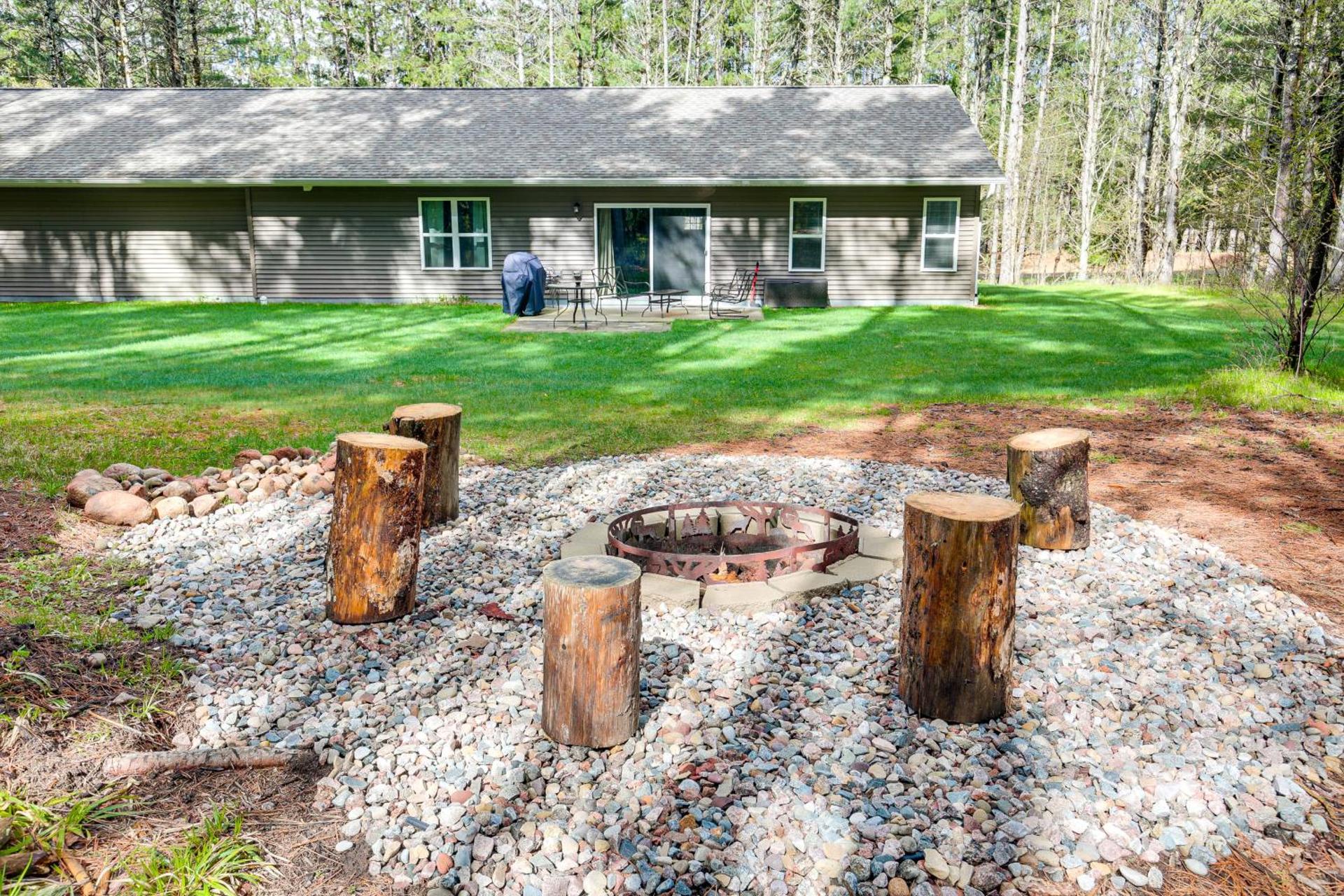 Northwoods Cabin - Near 3 Woodruff Lakes