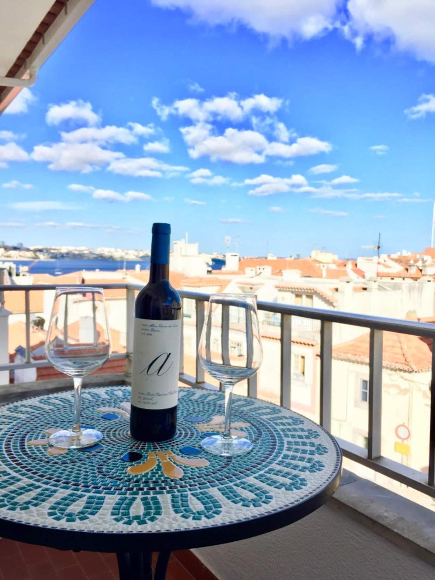 Sea View With Balcony 2 Mins From Beach In Old Town