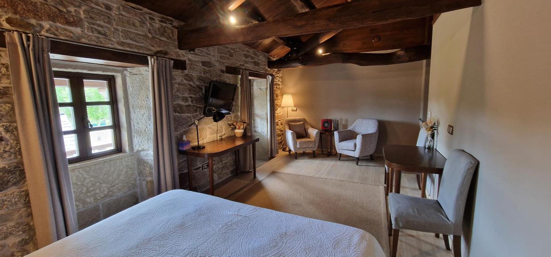 Habitaciones La Cuevona de Guitiriz,Parga, en el camino norte Lugo