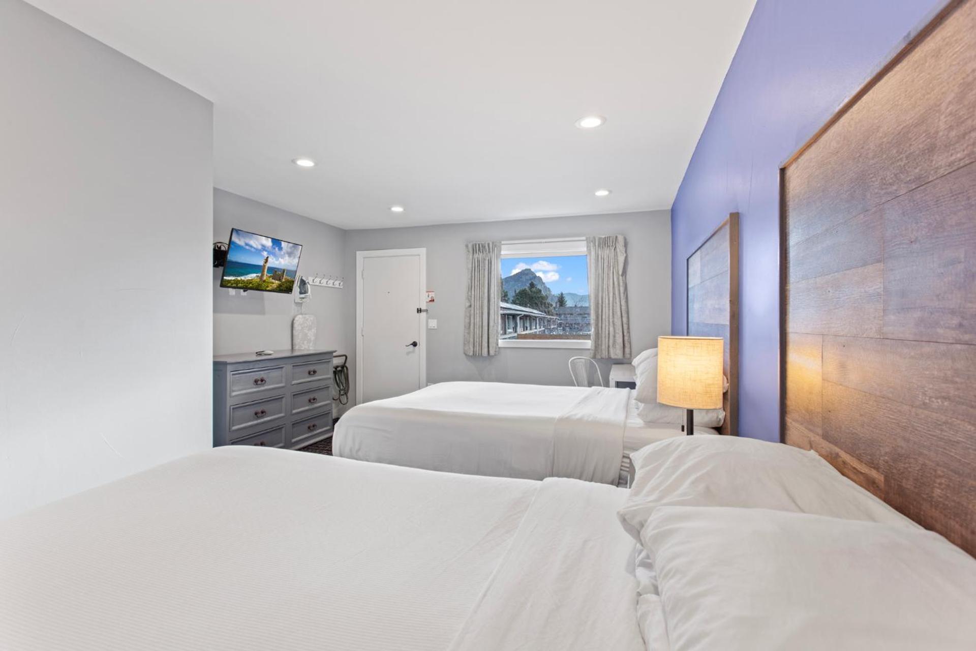 Coyote Mountain Lodge