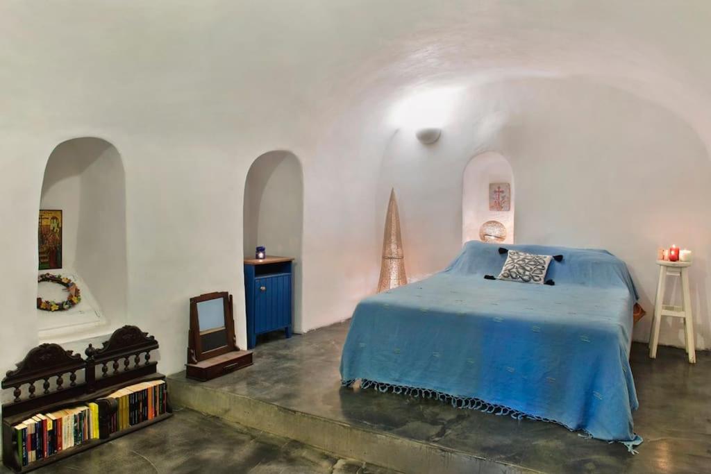 PORI HOUSE-VOLCANO VIEW