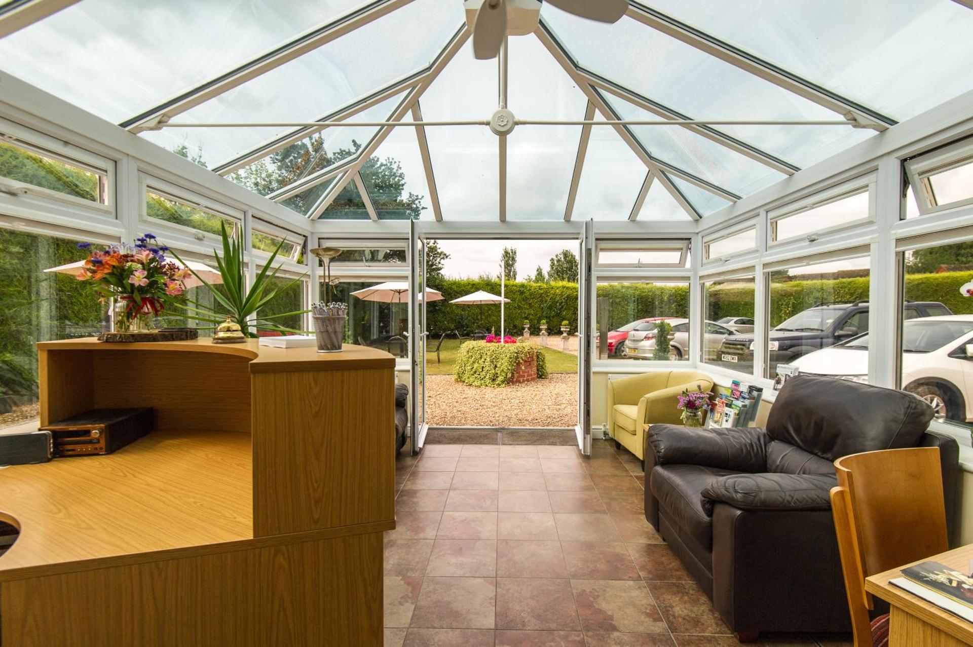 Communal lounge/ TV room