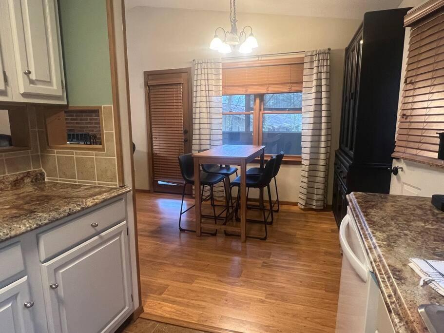 Crescent Ridge gated golf with fast wifi and fireplace