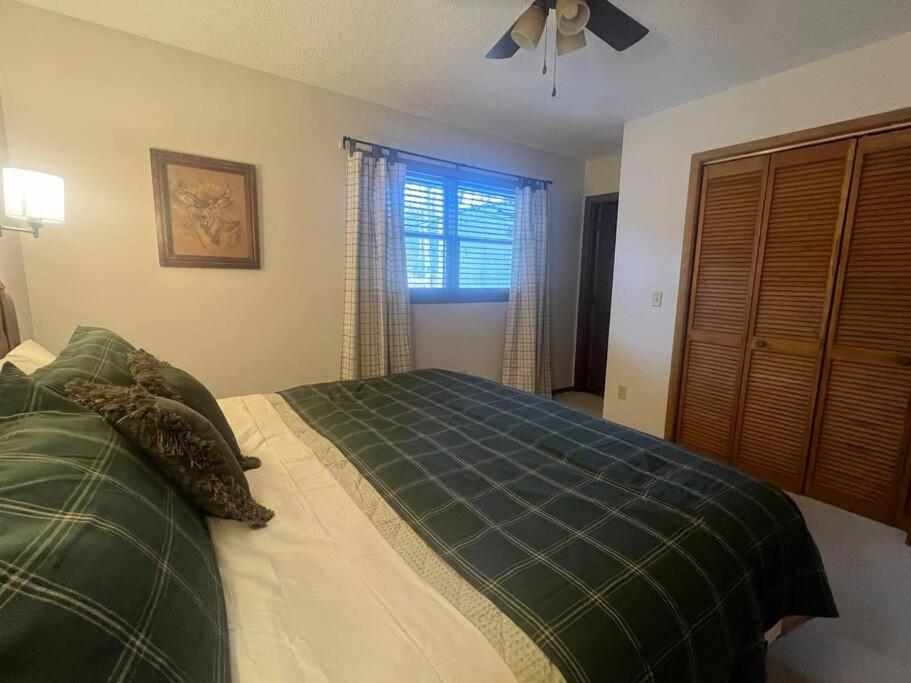 Crescent Ridge gated golf with fast wifi and fireplace