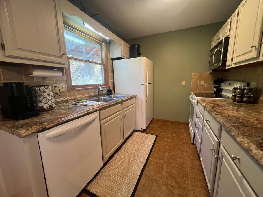 Crescent Ridge gated golf with fast wifi and fireplace