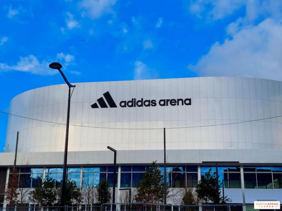 Face au métro 13 - 26 m2 refait à neuf