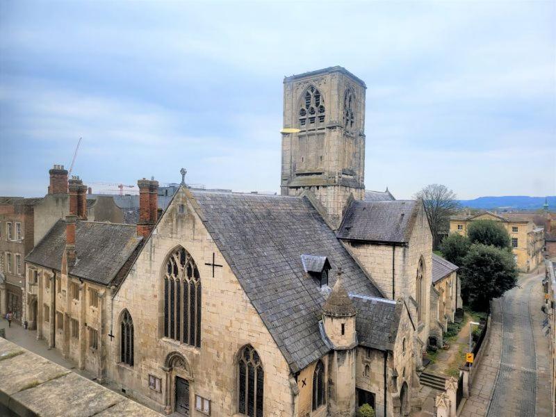 Friary House Serviced Apartments by Roomsbooked - 24Hr Reception