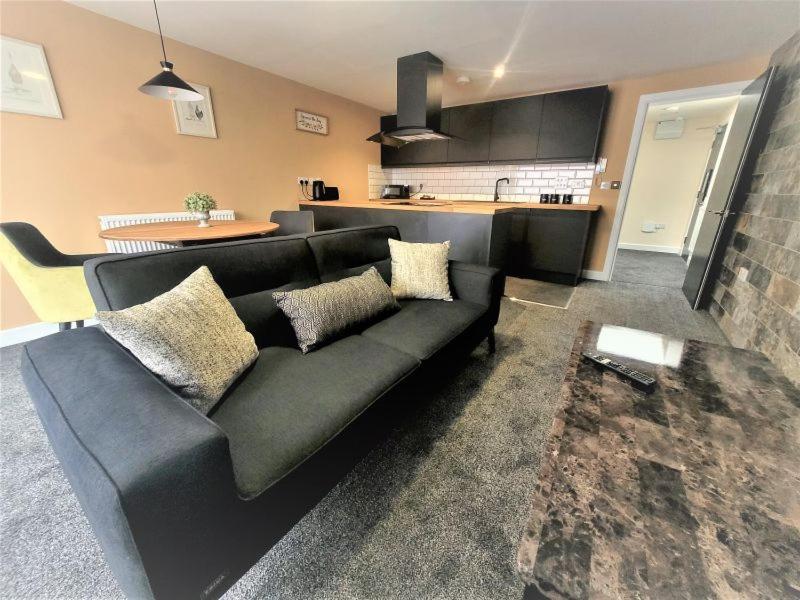 Friary House Serviced Apartments by Roomsbooked - 24Hr Reception