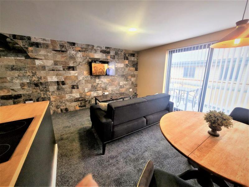 Friary House Serviced Apartments by Roomsbooked - 24Hr Reception