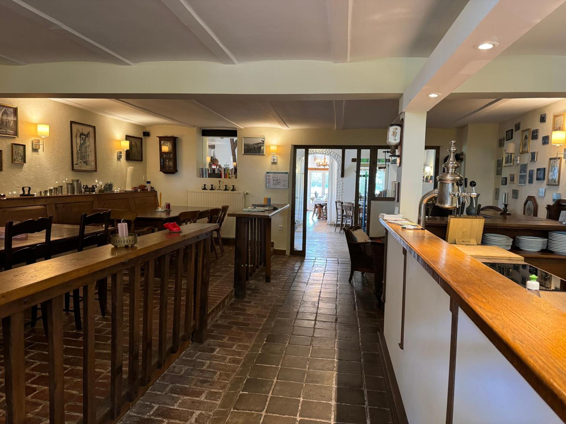 Communal lounge/ TV room