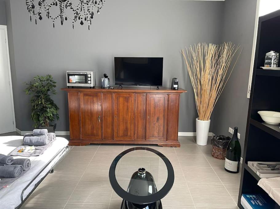 ERMAN HOUSE Perla nera veneziana