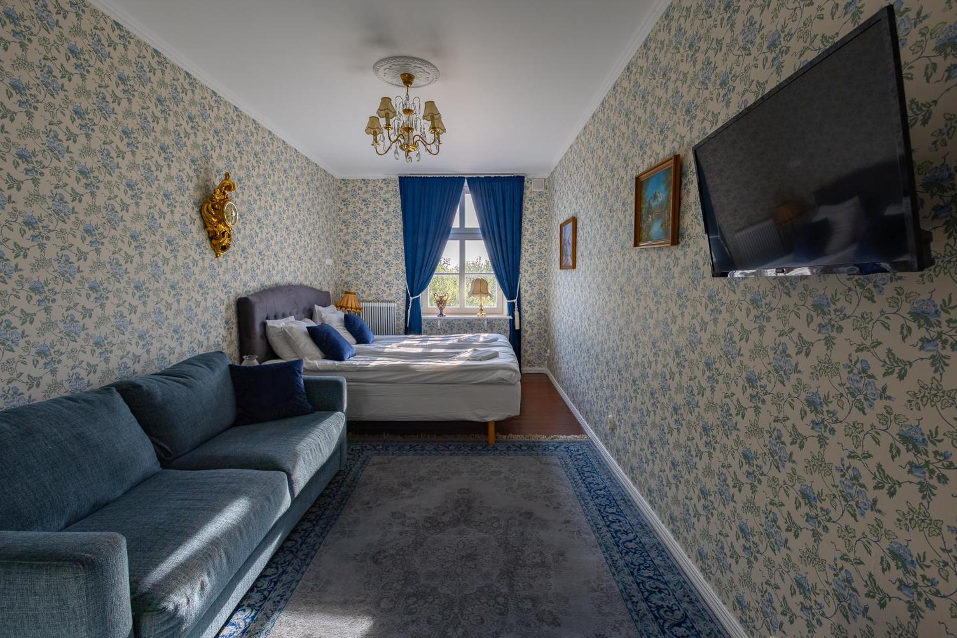 Photo of the whole room