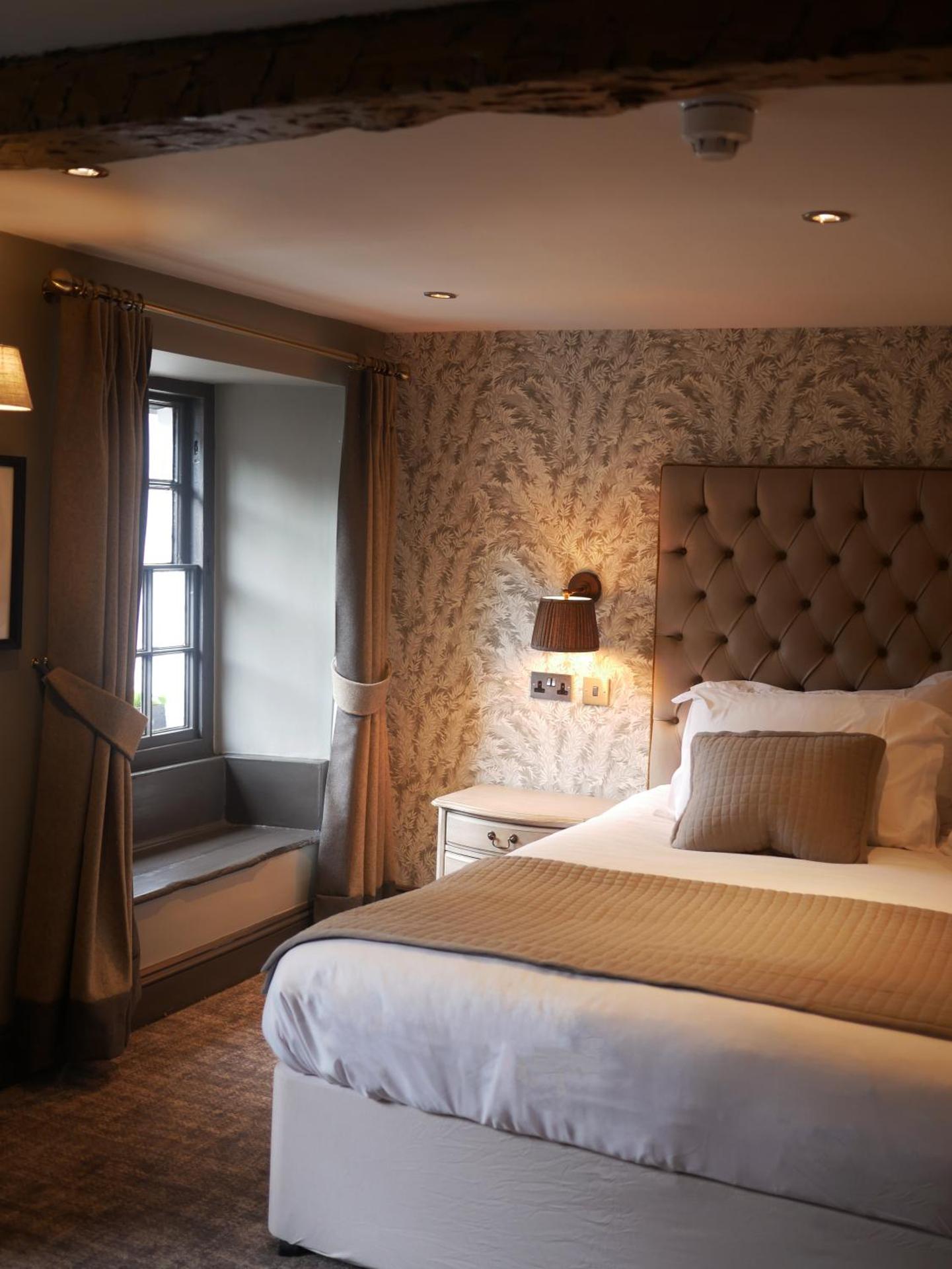 Queens Head Inn & Restaurant