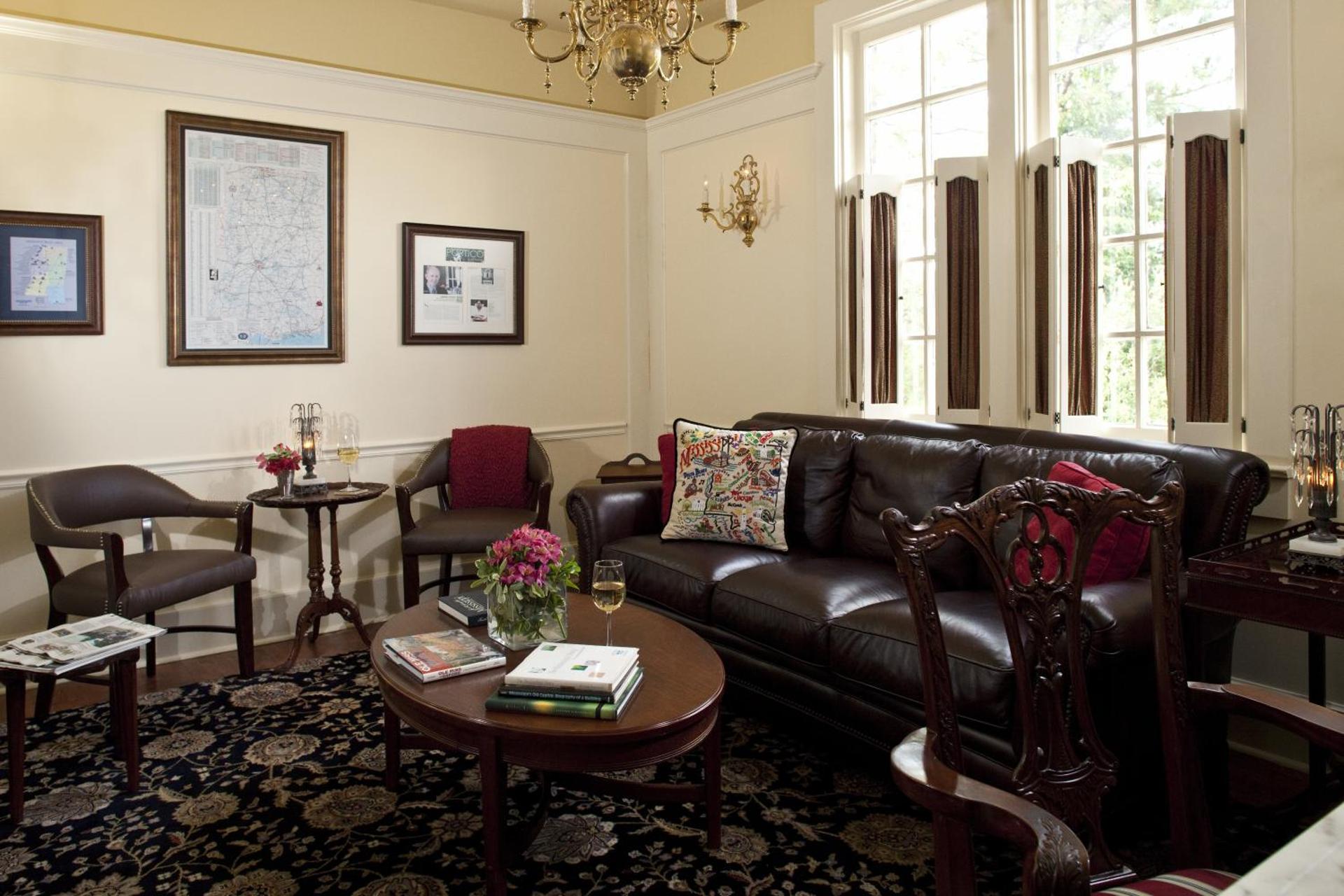 Communal lounge/ TV room