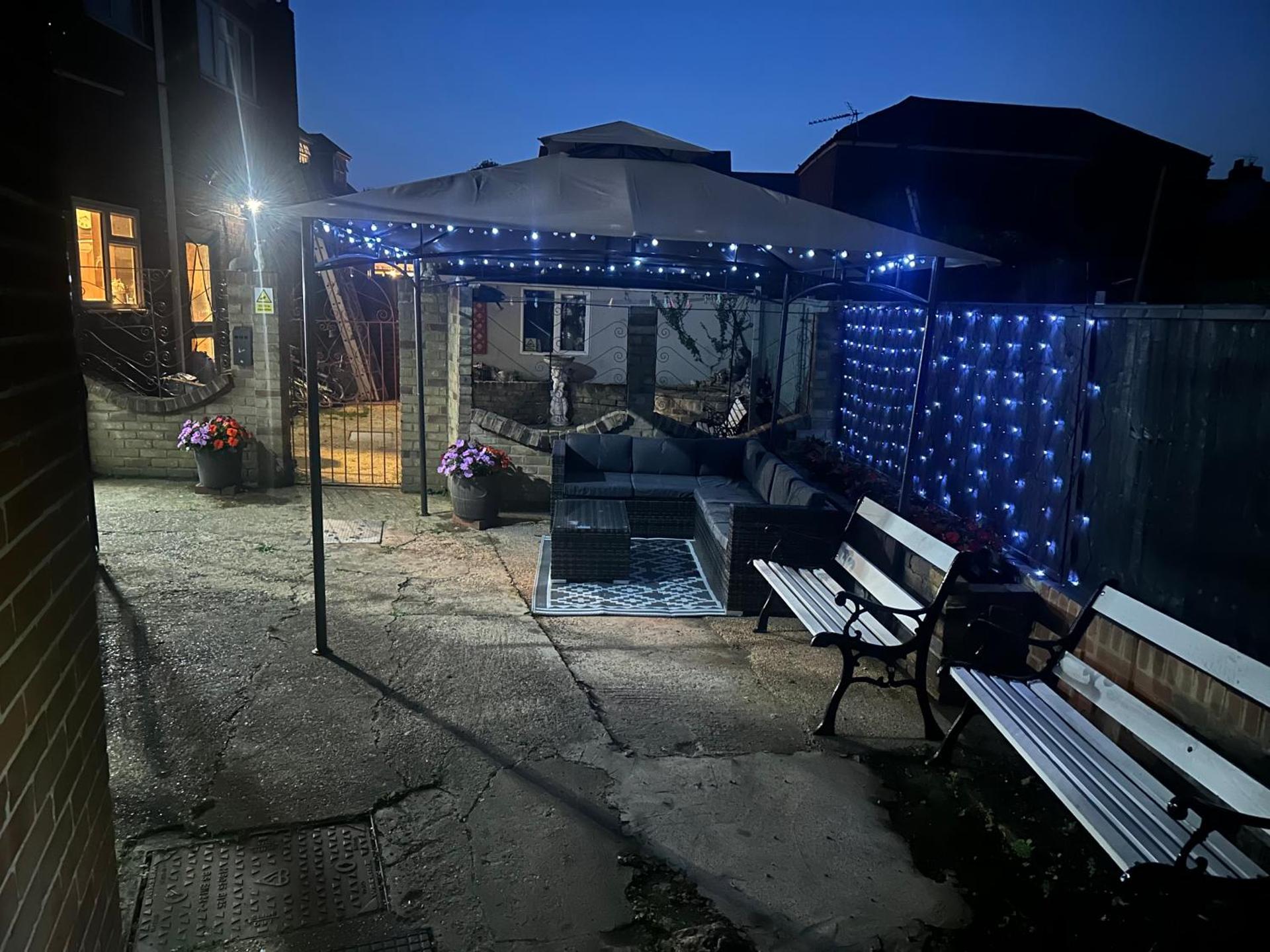 Modern 2 bedroom flat by Dover Port, Castle& Sea!