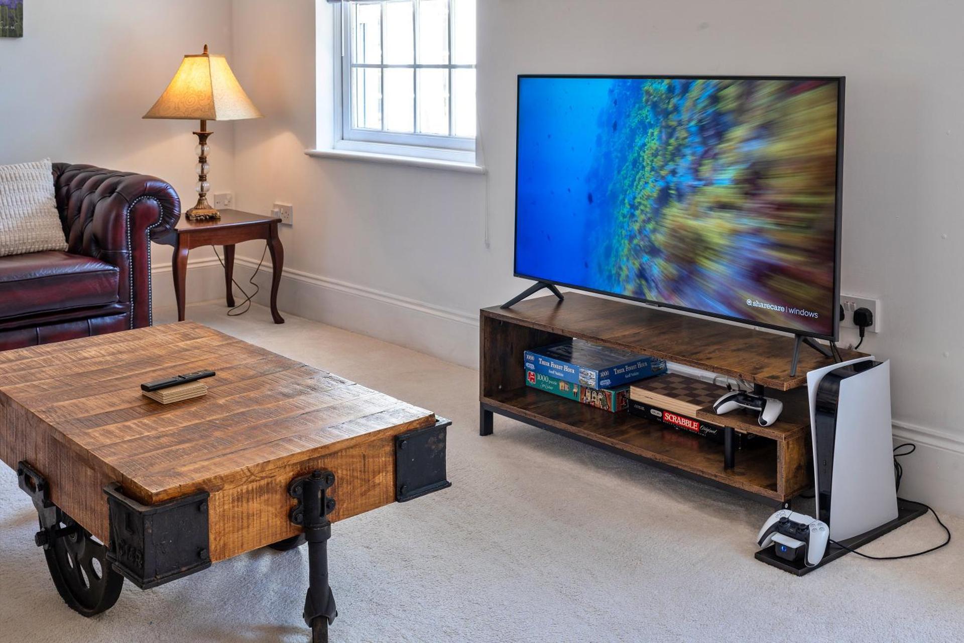 Communal lounge/ TV room