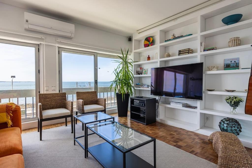 Unique Riverview Apartment