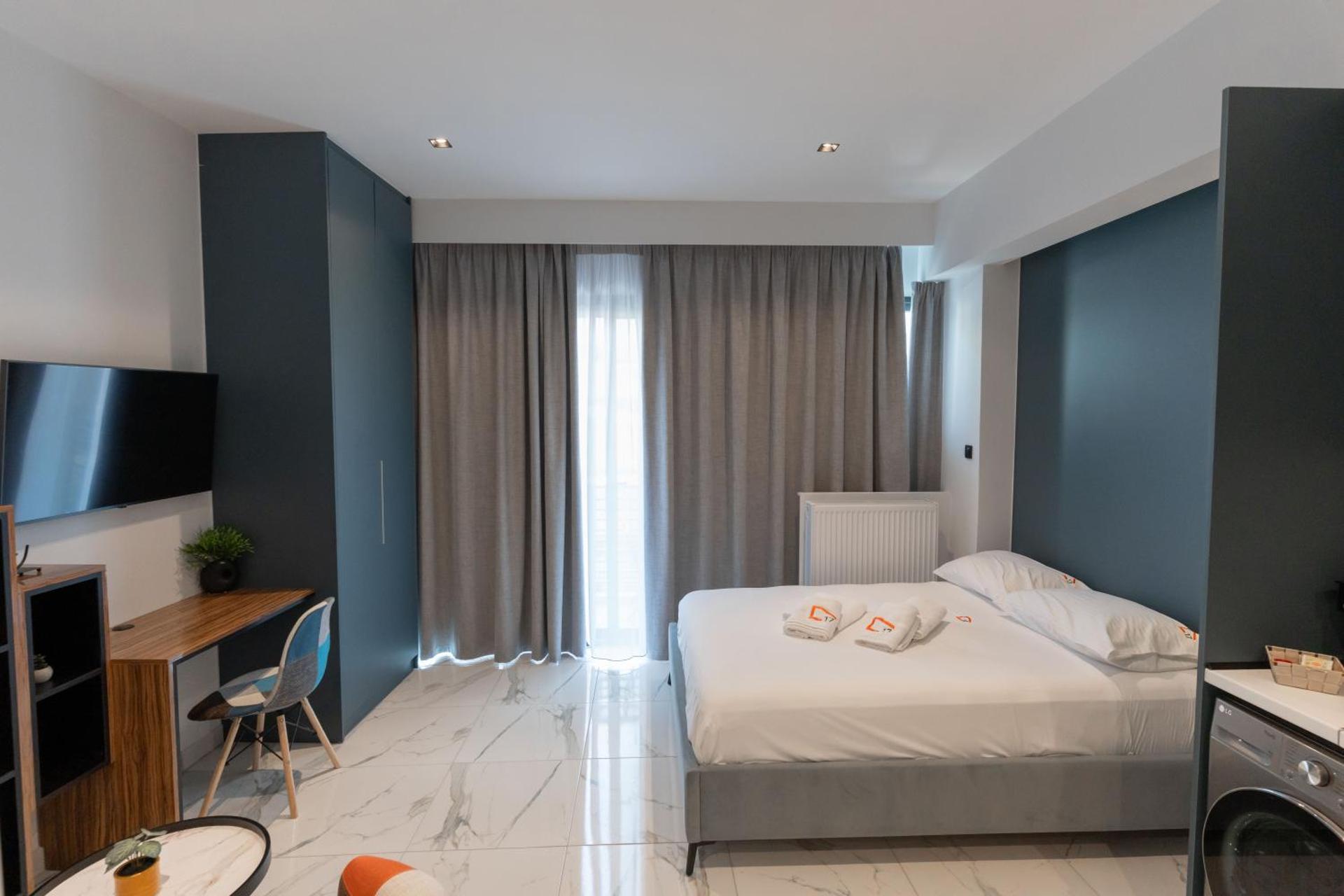 Δ17 Suites & Apartments