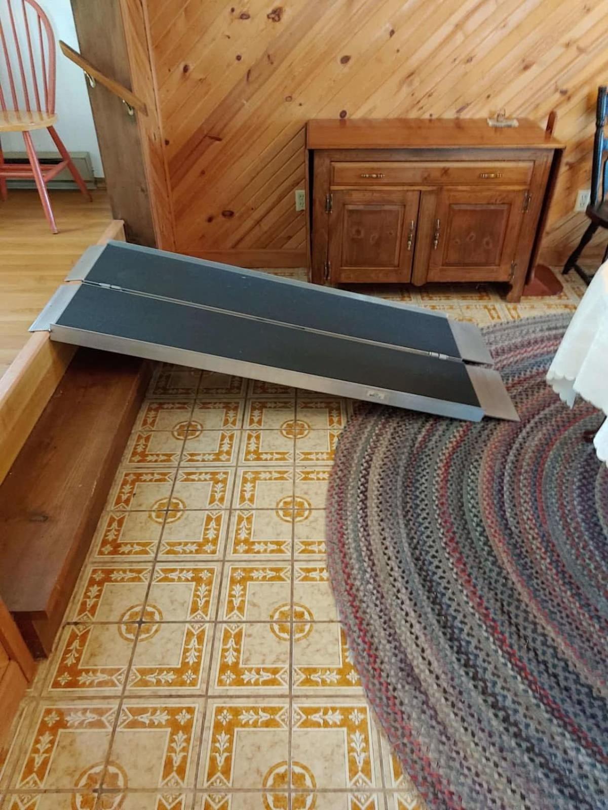 Country Lodge for 18, With Pool and Pond, Near Ark