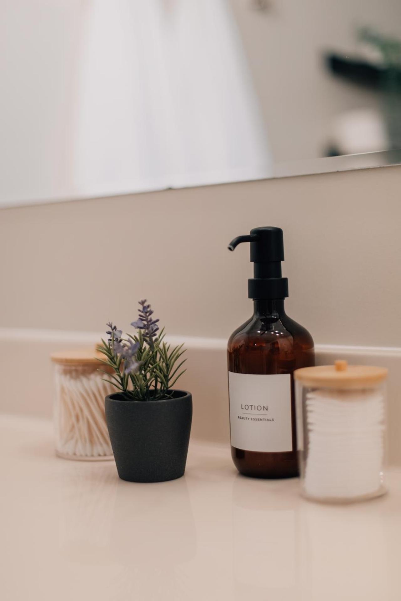 City View Retreat 2 BR 1 B