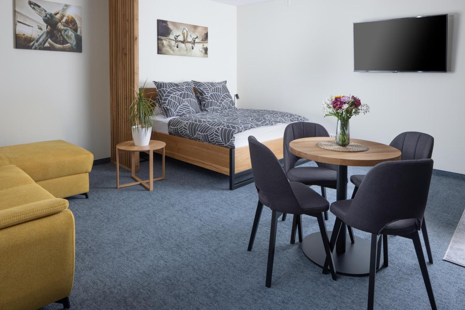 Photo of the whole room