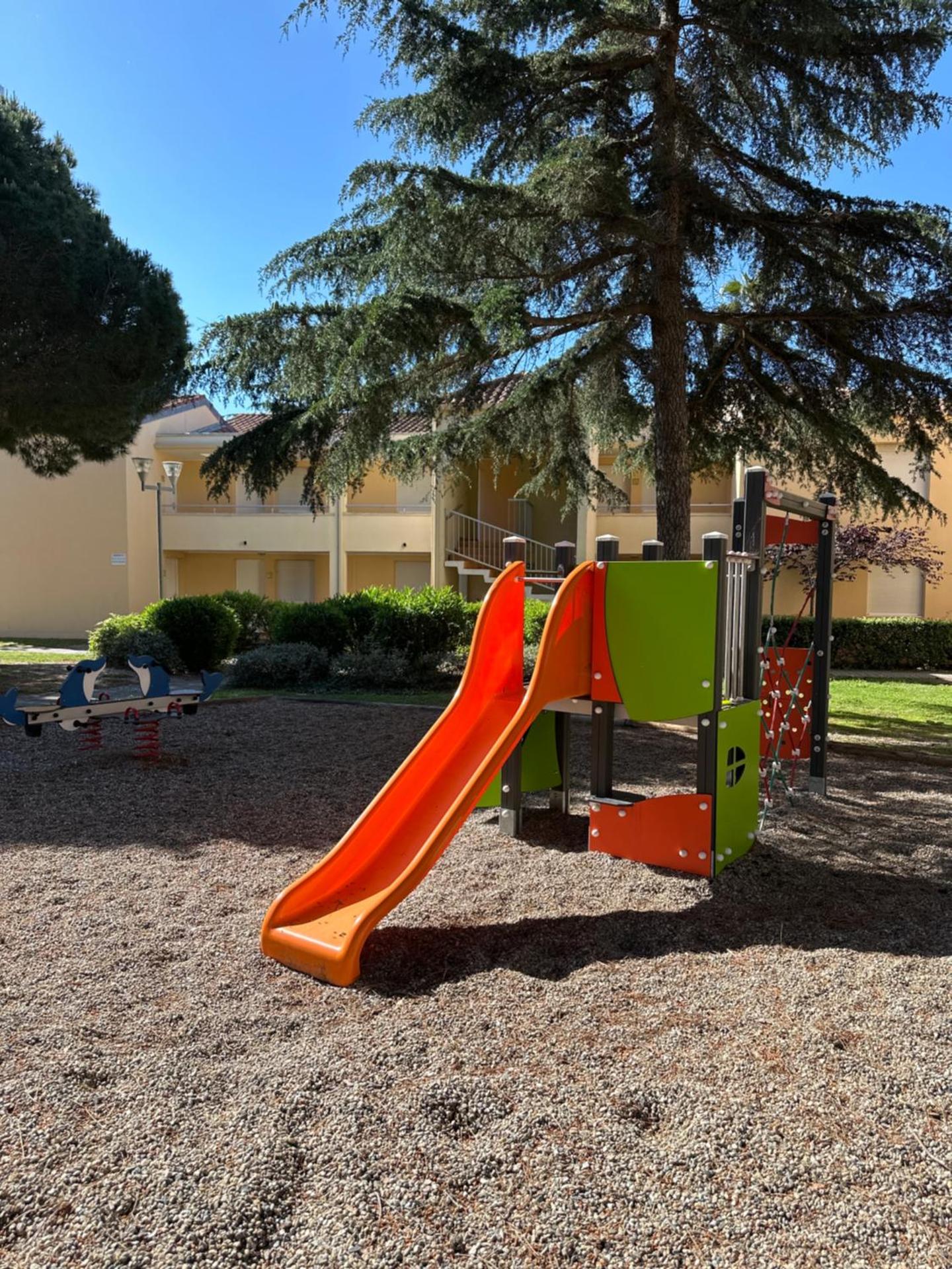 T2 RDC à Canet en Roussillon Europa 4 pers ,piscine,clim, tennis, parking