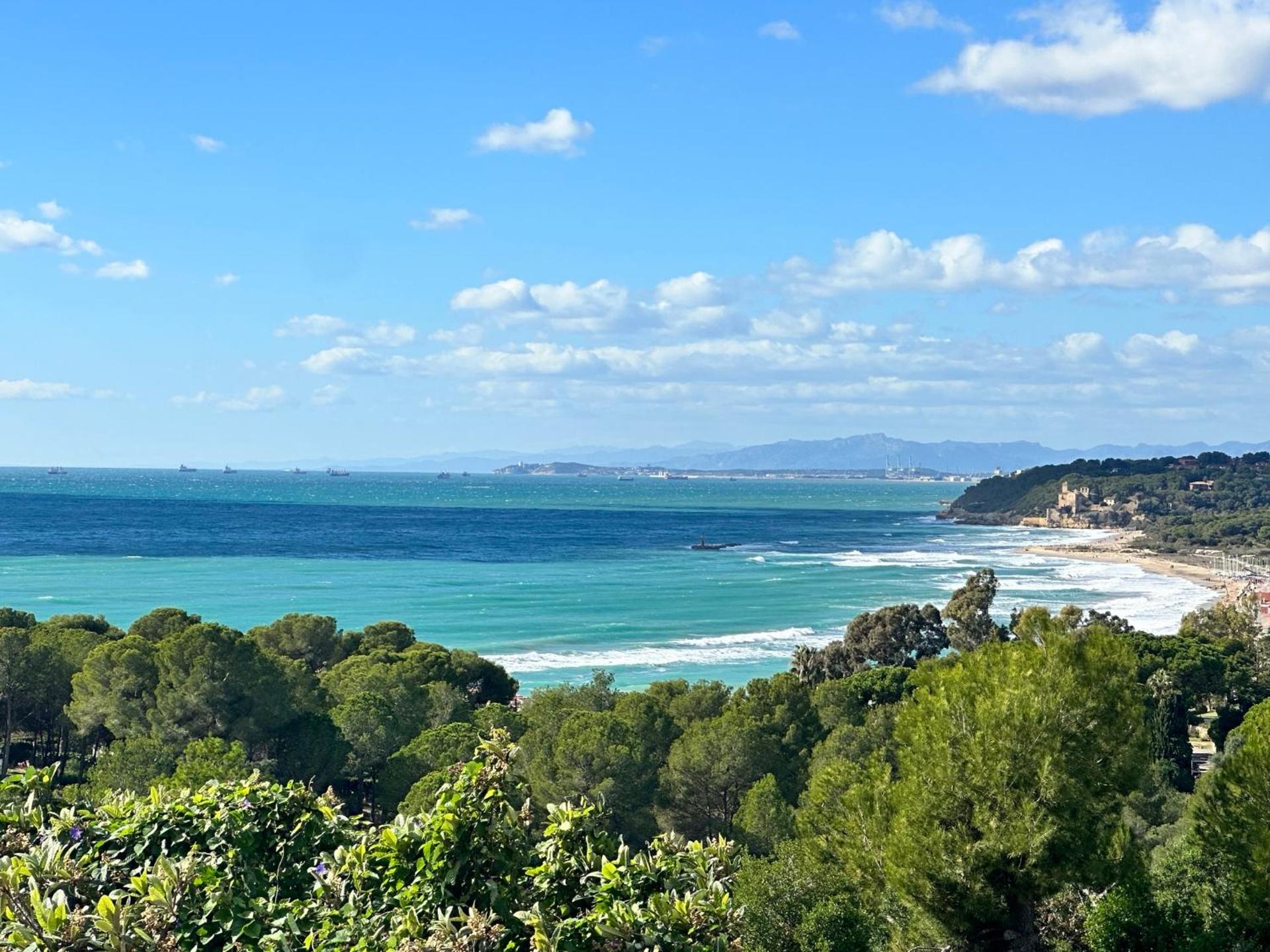 Villa Alex Altafulla Hermosa casa con espectaculares vistas al mar y a tocar de una idílica calita