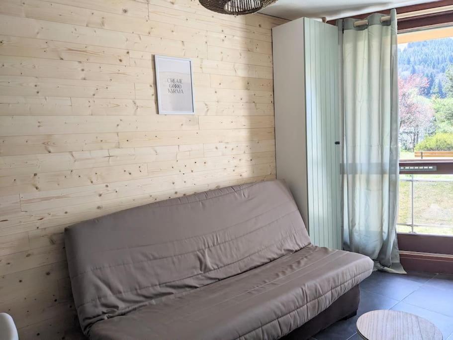 Studio 25m2, 5 pers, 30m des pistes, balcon sud