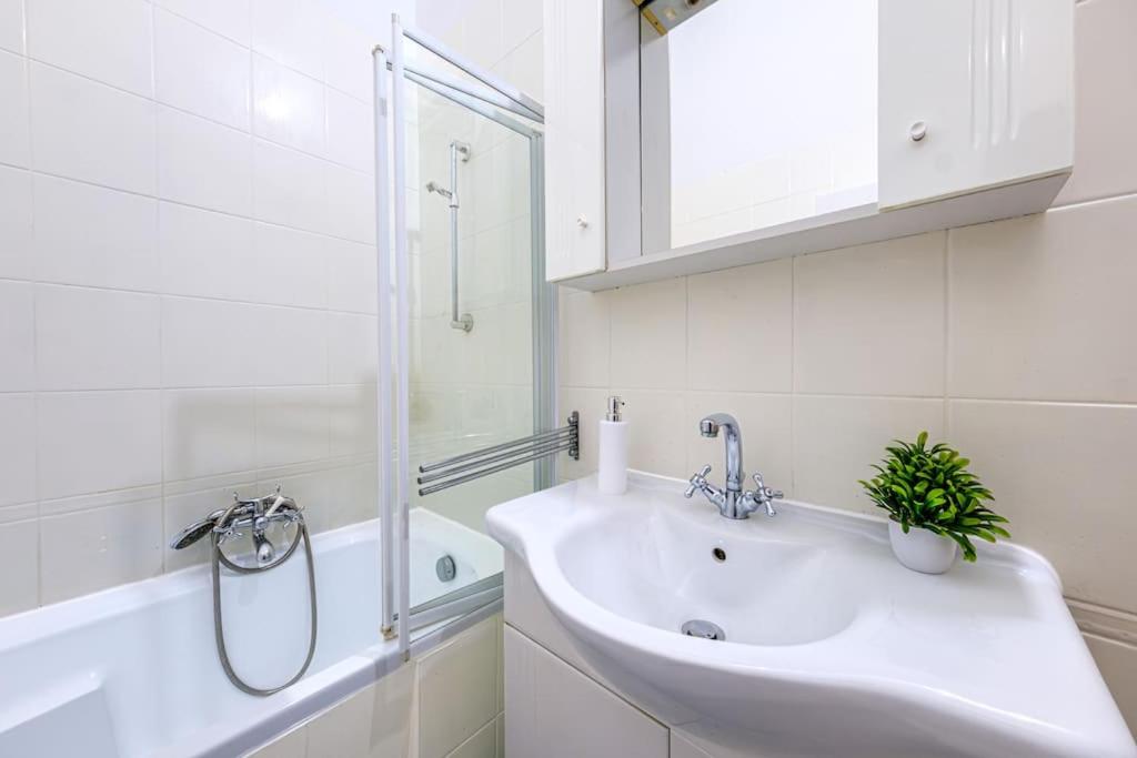 Sunny Apartment on the Buda side