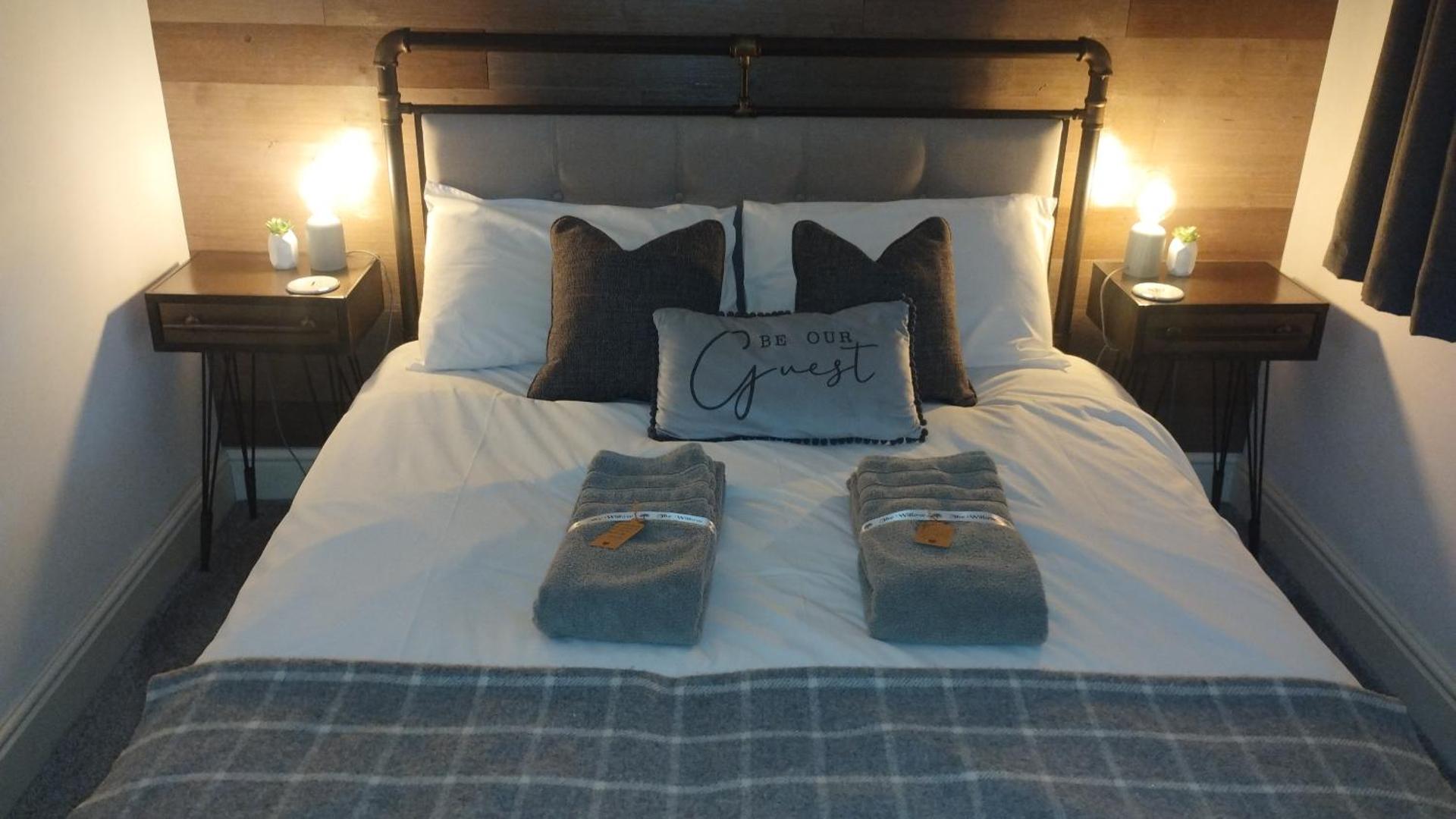 The Willow (Alton Towers, Animals, Peak District)