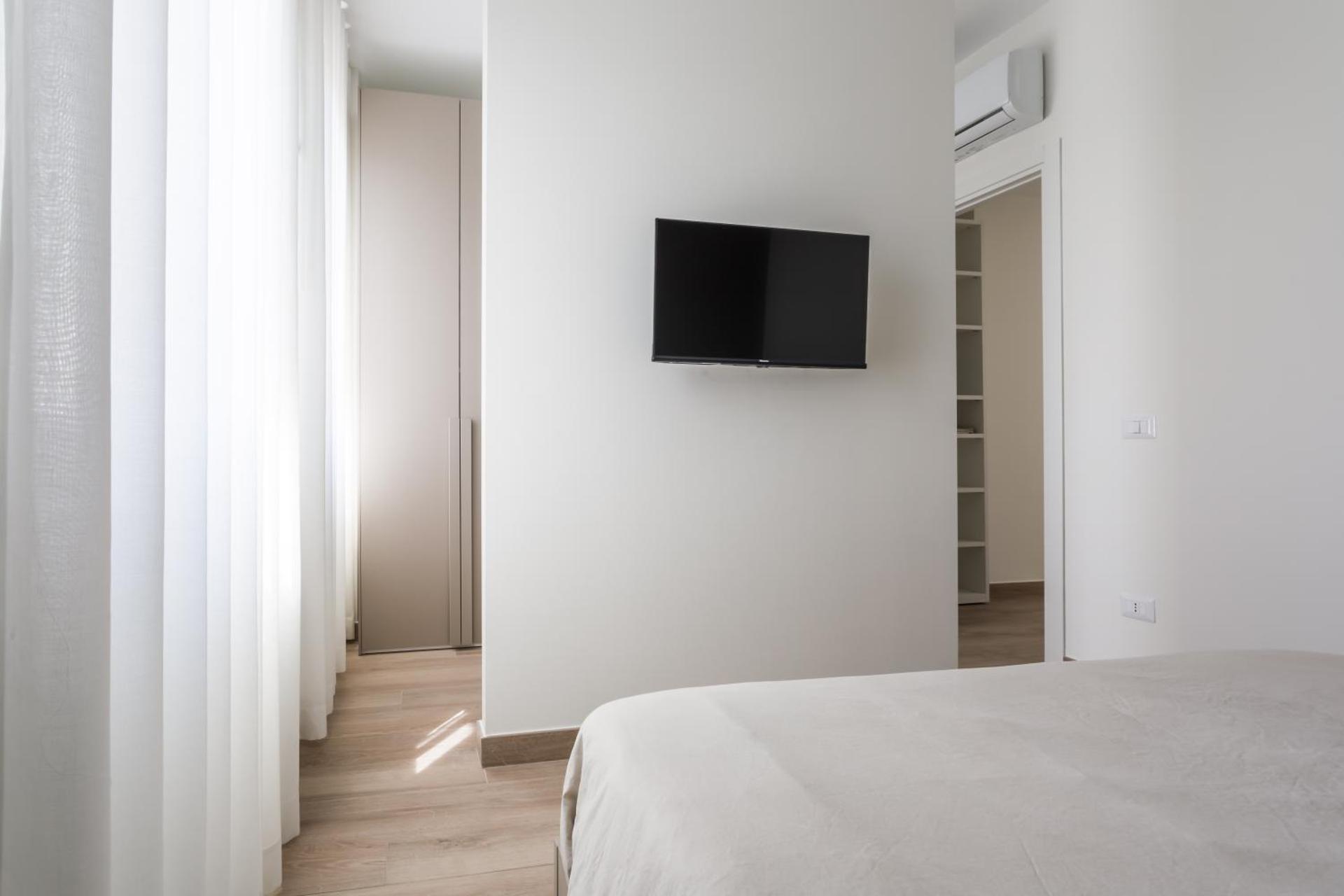 One-Bedroom Apartment with Terrace