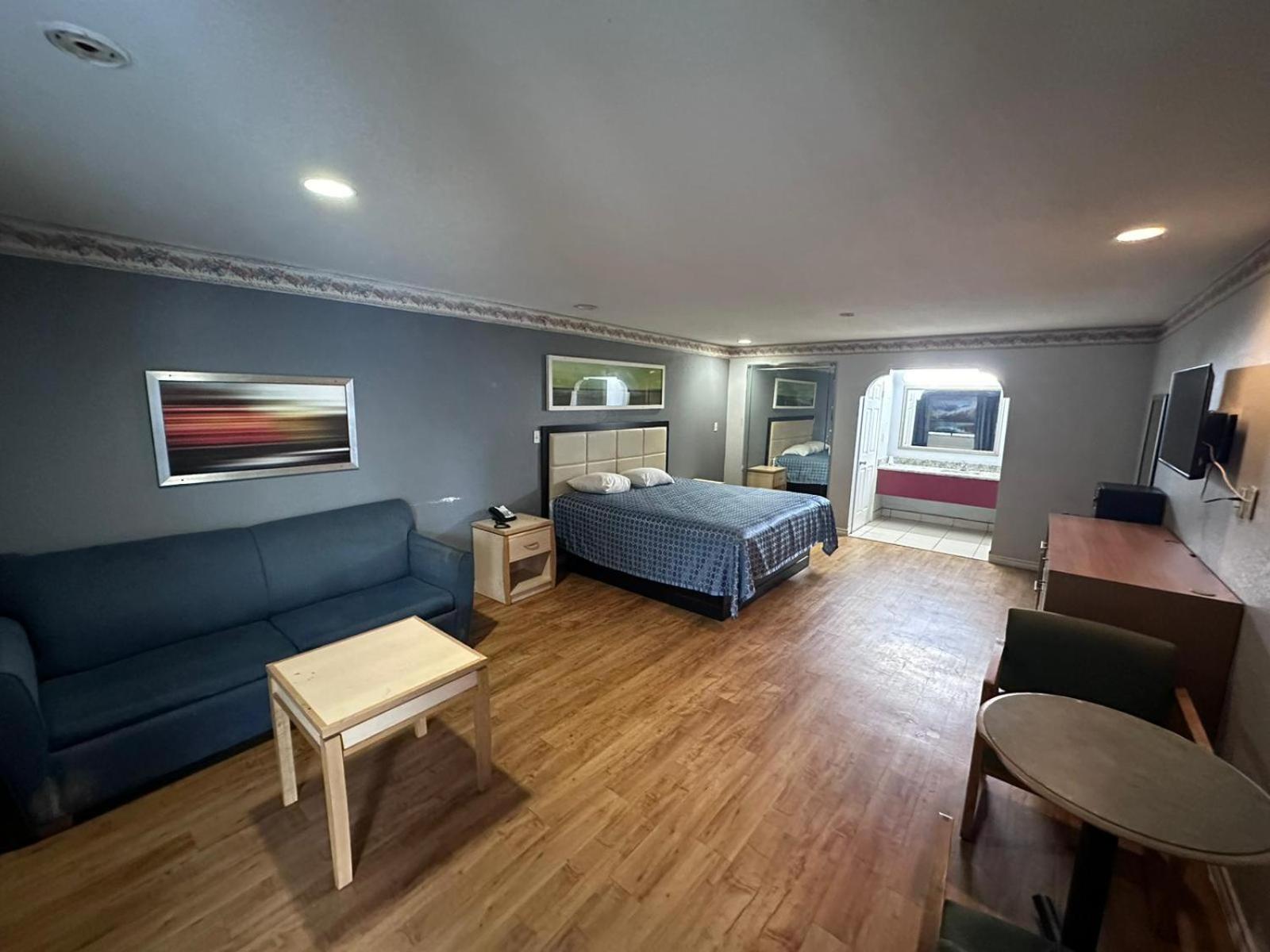 Mustang Inn and Suites