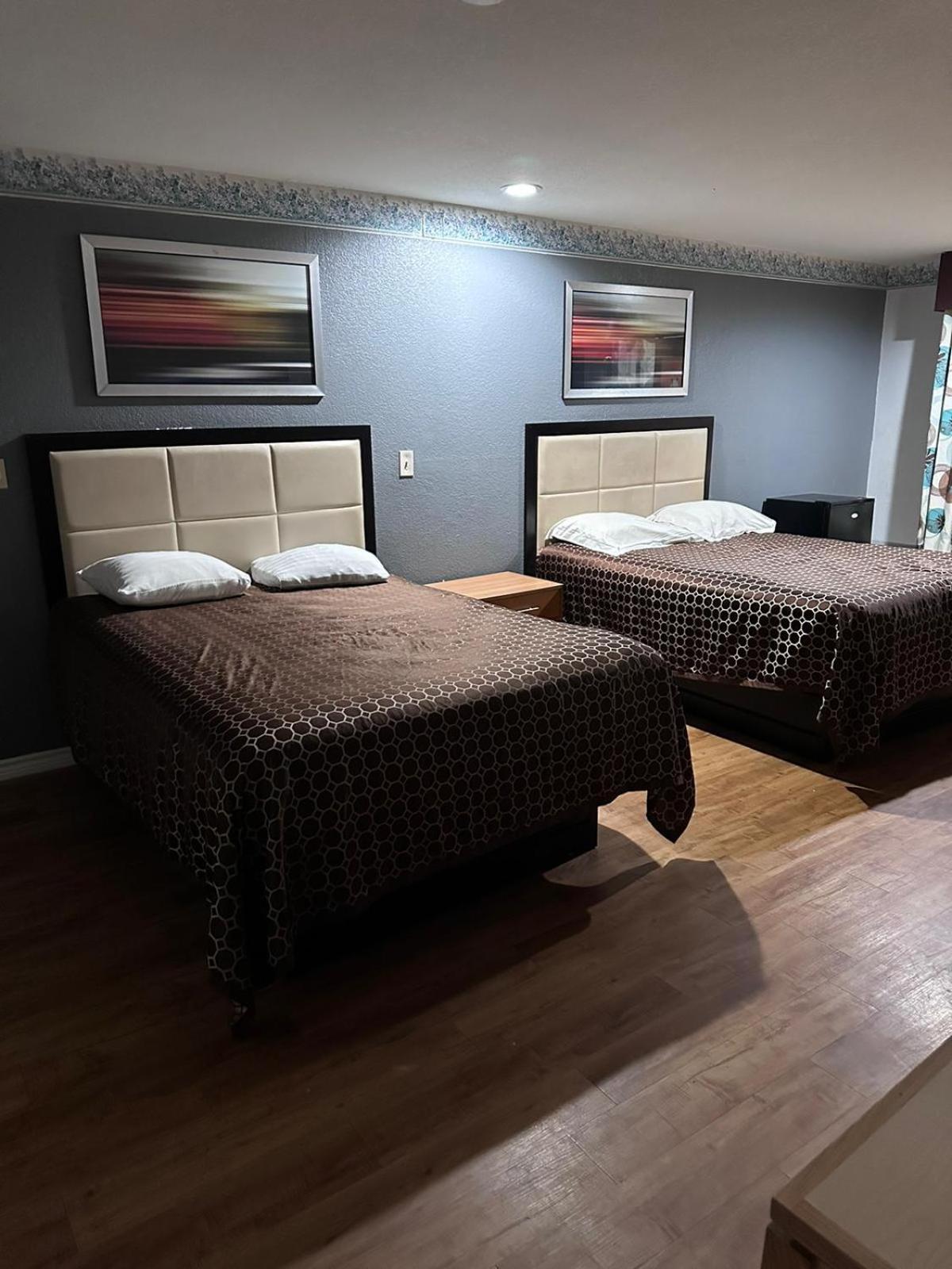 Mustang Inn and Suites