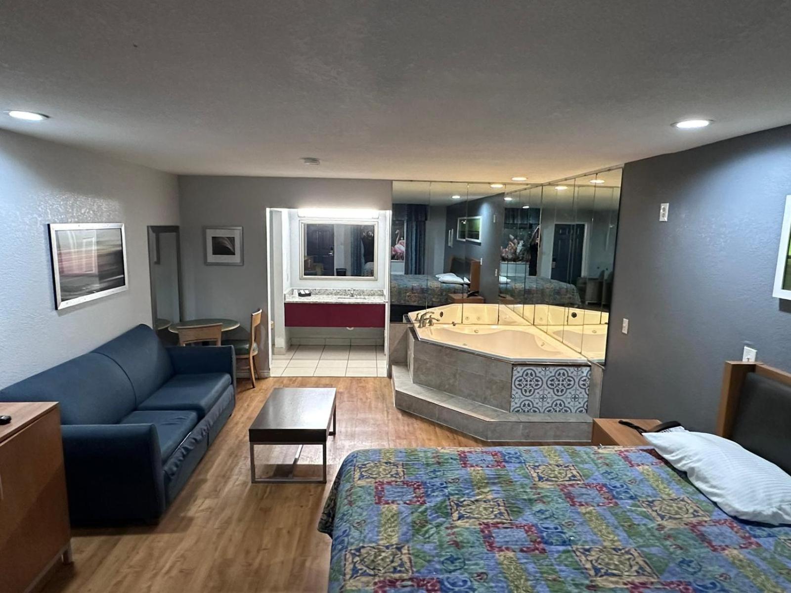 Mustang Inn and Suites