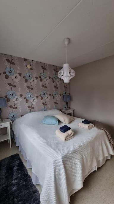 Viihtyisä saunallinen kolmio keskustan läheisyydessä