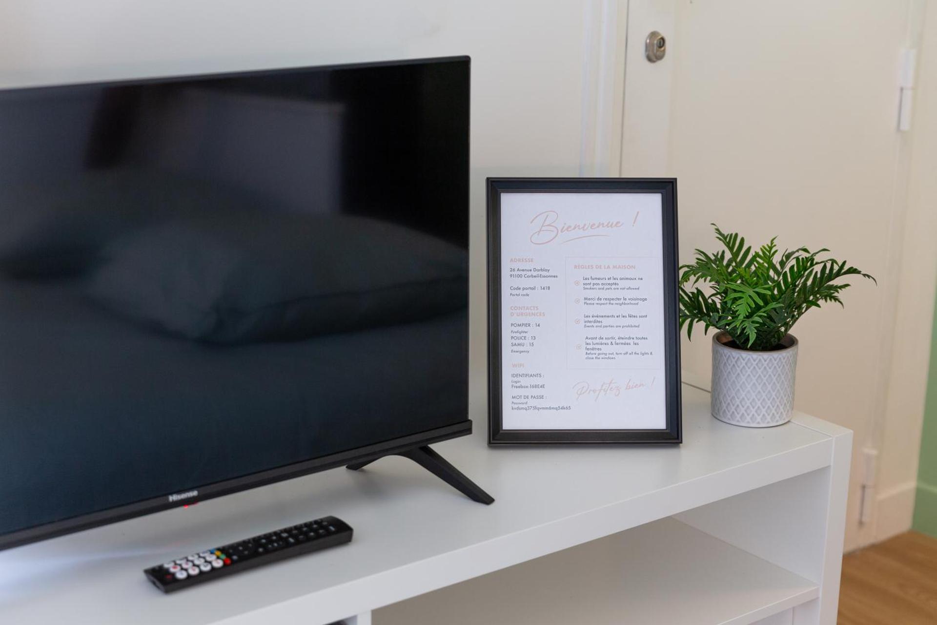 Communal lounge/ TV room