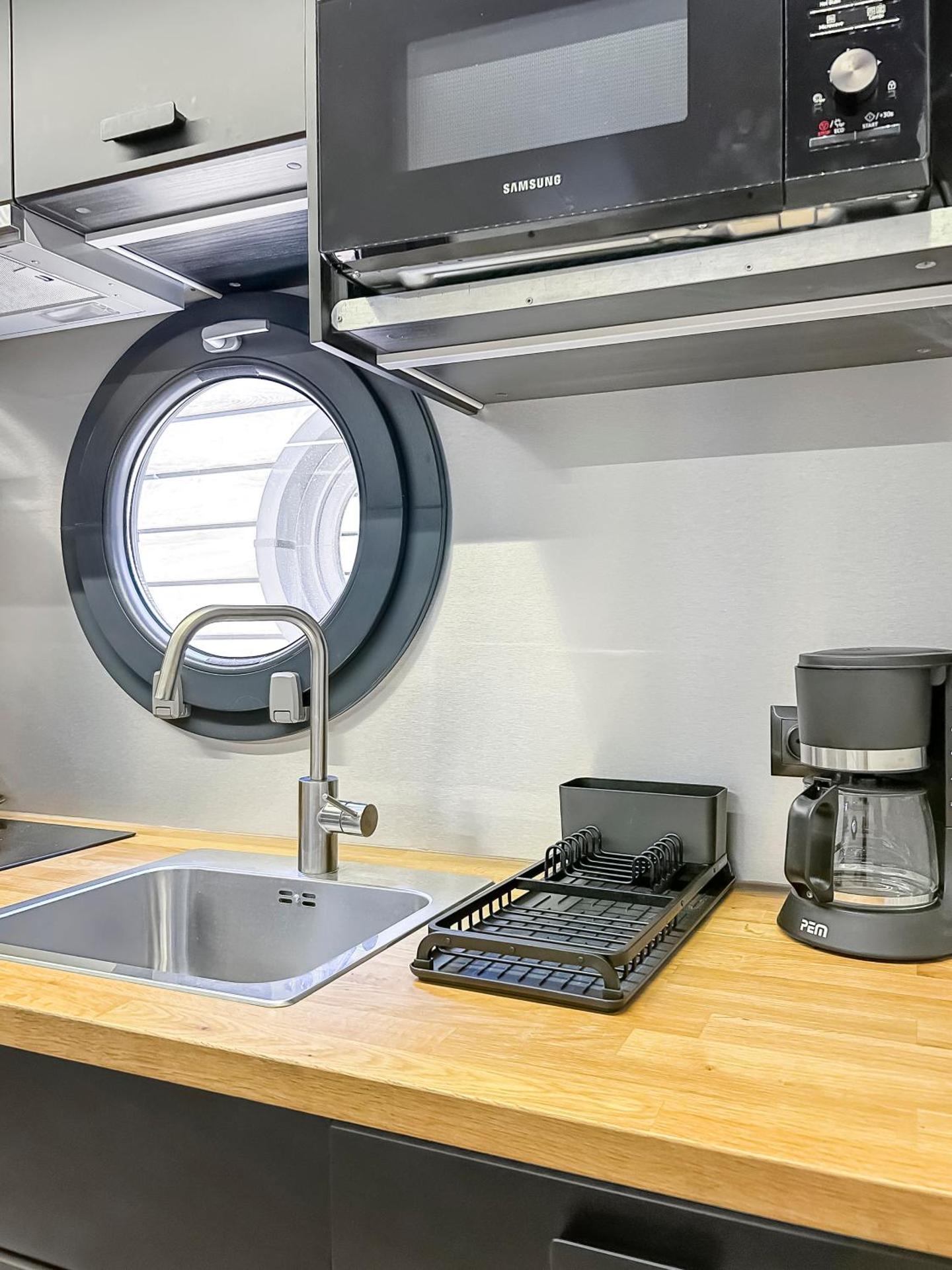 Bord du Canal du Rhône à Sète sur "César"