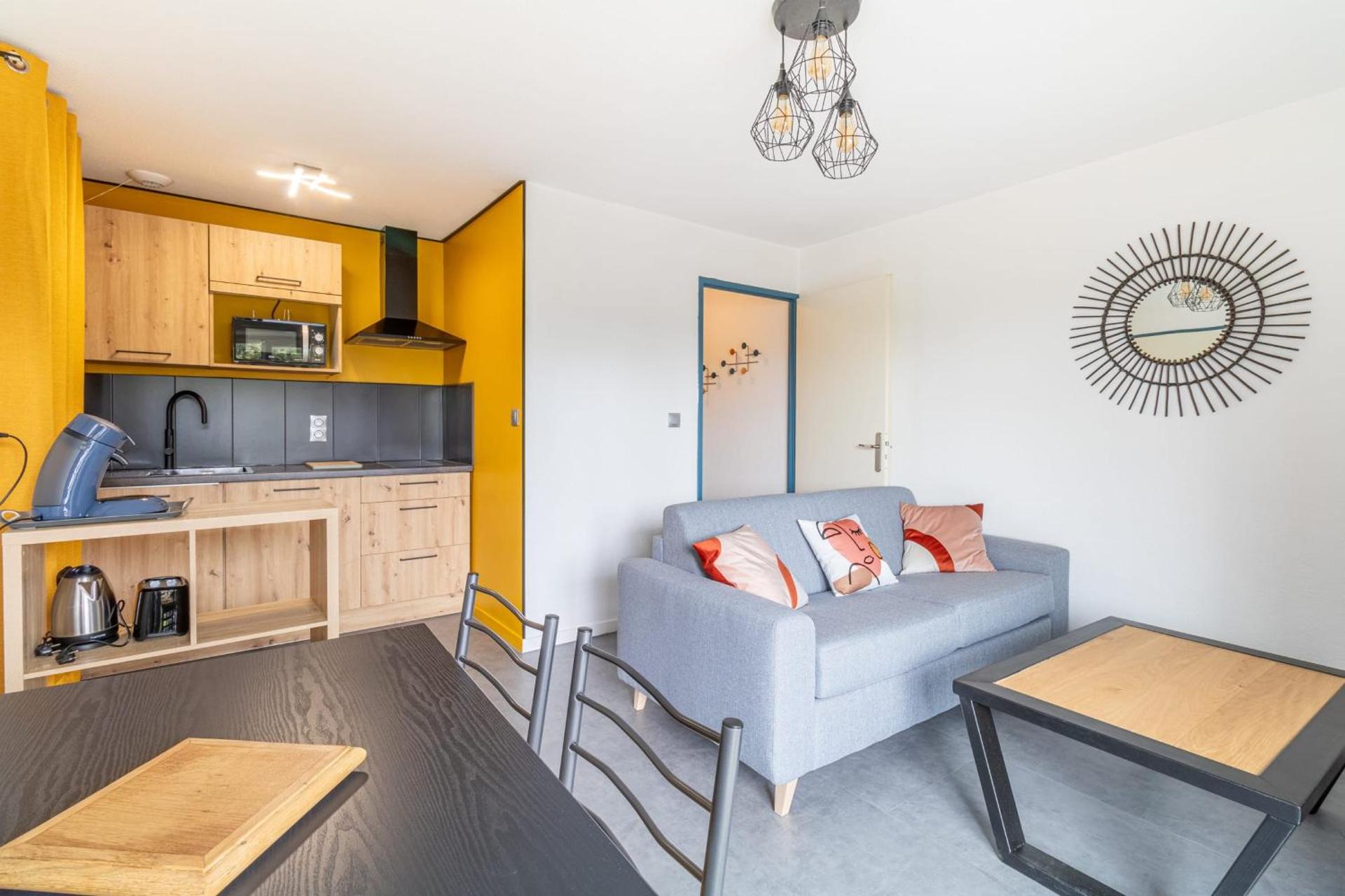 Cosy apartment with pool