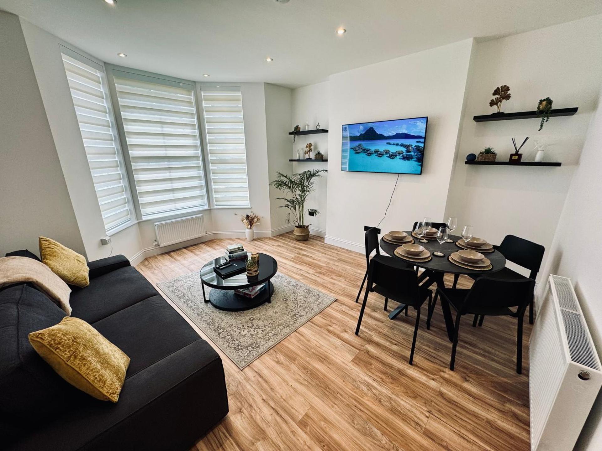 2 bed Flat 10 min from Notthing Hill!