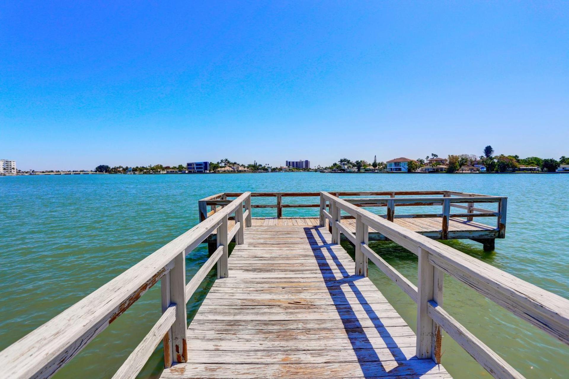 Palms Of Treasure Island #210