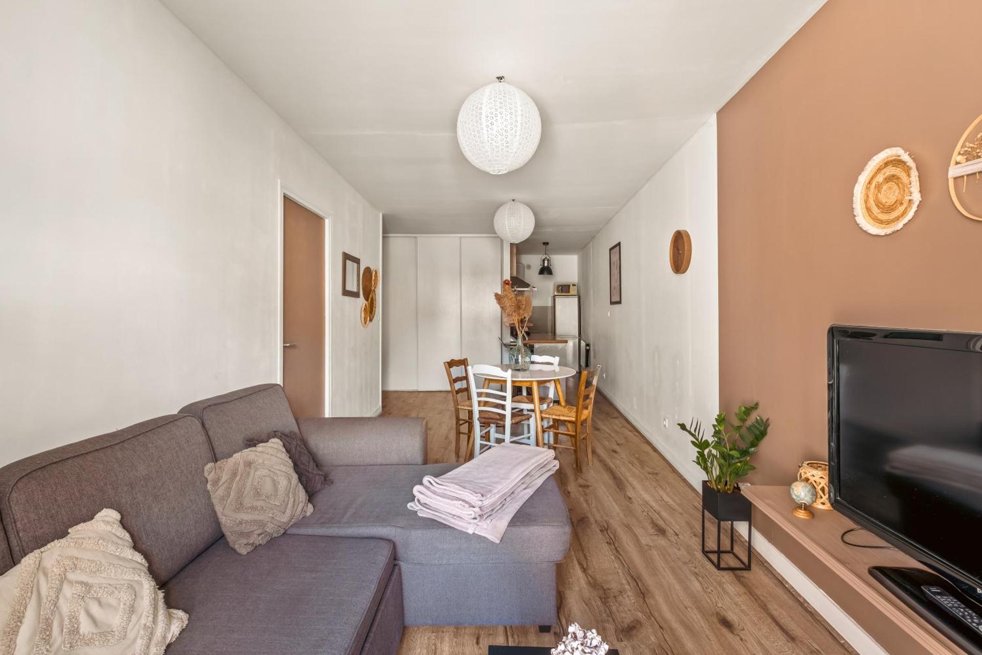 Communal lounge/ TV room